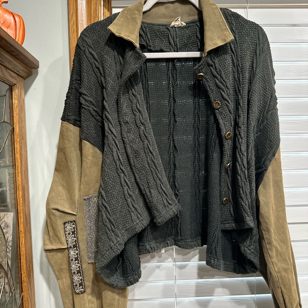 POL Black and Tan Cardigan Sweater
